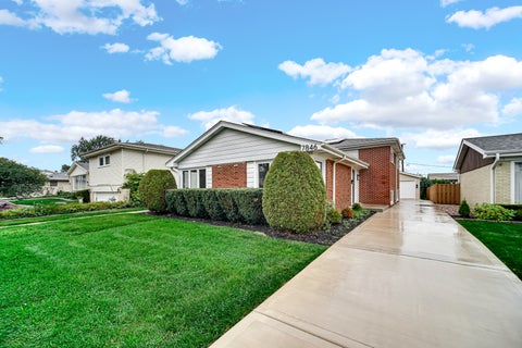 Tiny photo for 7846 Maple Street, Morton Grove, IL 60053 (MLS # 12767485)