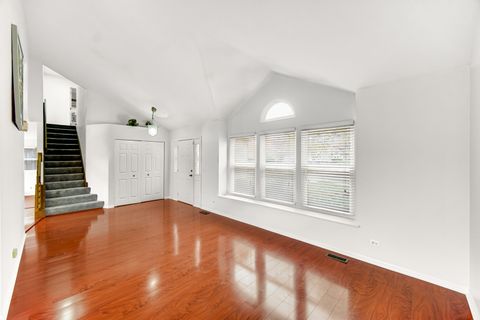 Tiny photo for 371 Cimarron Court, Aurora, IL 60504 (MLS # 12618746)