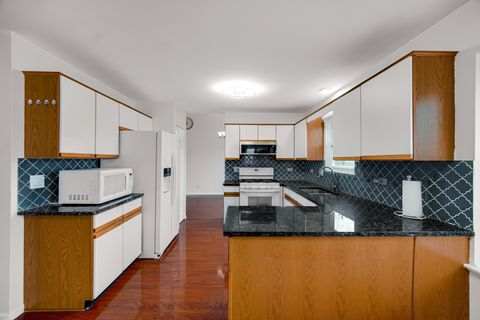 Tiny photo for 371 Cimarron Court, Aurora, IL 60504 (MLS # 12618746)