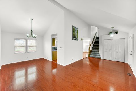 Tiny photo for 371 Cimarron Court, Aurora, IL 60504 (MLS # 12618746)