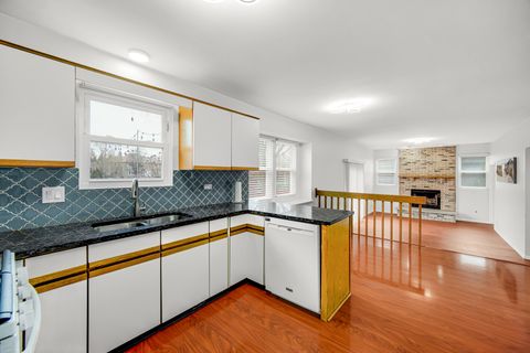 Tiny photo for 371 Cimarron Court, Aurora, IL 60504 (MLS # 12618746)