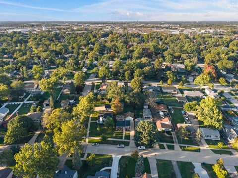 Tiny photo for 124 W Crystal Avenue, Lombard, IL 60148 (MLS # 12774939)