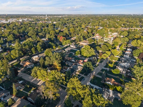 Tiny photo for 124 W Crystal Avenue, Lombard, IL 60148 (MLS # 12774939)