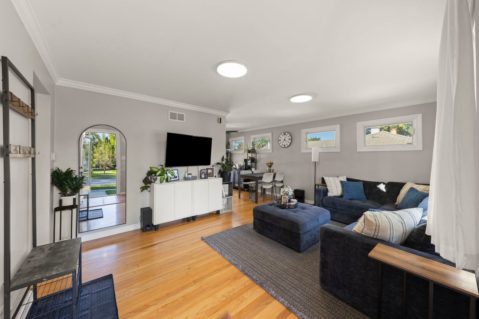 124 W Crystal Avenue