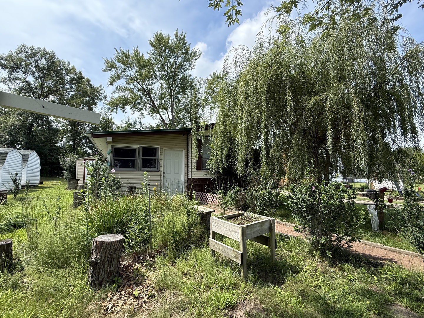 22-46 Woodhaven Lakes