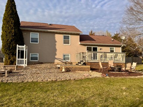 Tiny photo for 406 N Clover Court, Dixon, IL 61021 (MLS # 12604517)