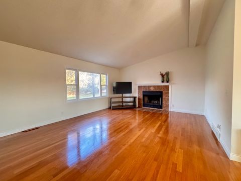 Tiny photo for 406 N Clover Court, Dixon, IL 61021 (MLS # 12604517)