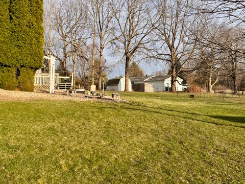 Tiny photo for 406 N Clover Court, Dixon, IL 61021 (MLS # 12604517)