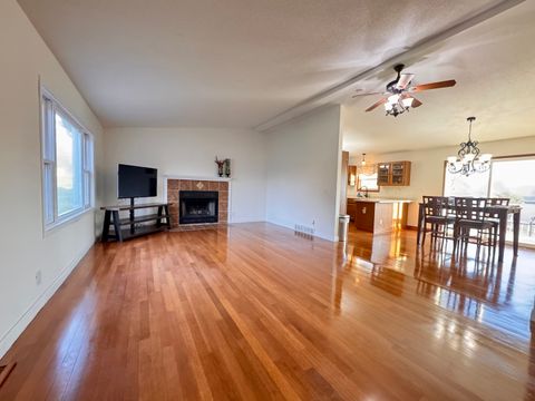 Tiny photo for 406 N Clover Court, Dixon, IL 61021 (MLS # 12604517)