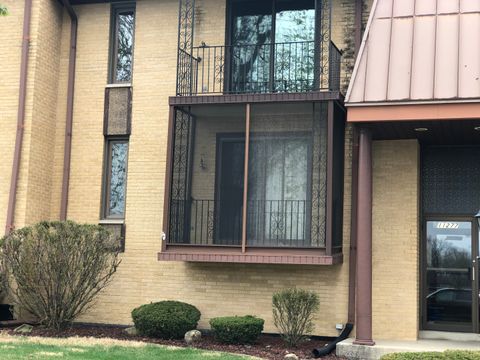 Tiny photo for 11277 S Roberts Road S #E, Palos Hills, IL 60465 (MLS # 12618971)