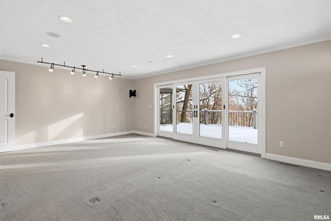 Tiny photo for 60 CUSTER Terrace, Bettendorf, IA 52722 (MLS # QC4269961)