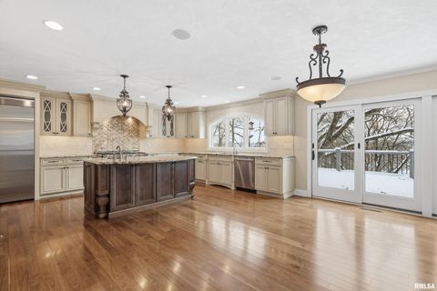 Tiny photo for 60 CUSTER Terrace, Bettendorf, IA 52722 (MLS # QC4269961)