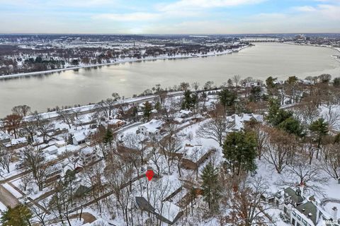 Tiny photo for 60 CUSTER Terrace, Bettendorf, IA 52722 (MLS # QC4269961)