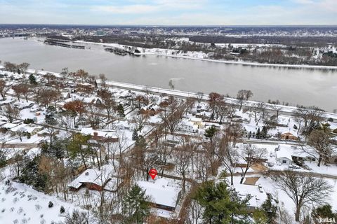 Tiny photo for 60 CUSTER Terrace, Bettendorf, IA 52722 (MLS # QC4269961)