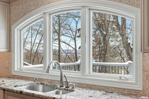 Tiny photo for 60 CUSTER Terrace, Bettendorf, IA 52722 (MLS # QC4269961)