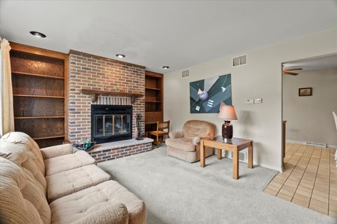 Tiny photo for 9160 S 88th Court, Hickory Hills, IL 60457 (MLS # 12411972)