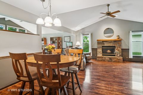 Tiny photo for 4320 Lombardy Lane, Hoffman Estates, IL 60192 (MLS # 12428984)