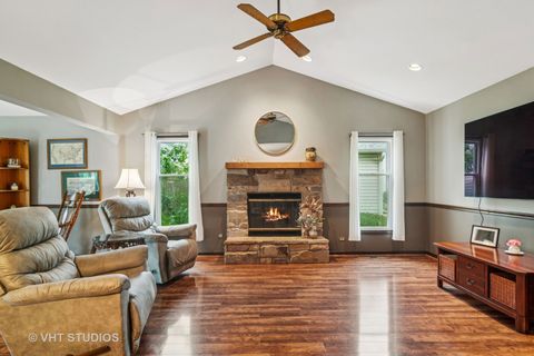 Tiny photo for 4320 Lombardy Lane, Hoffman Estates, IL 60192 (MLS # 12428984)