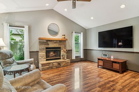 Tiny photo for 4320 Lombardy Lane, Hoffman Estates, IL 60192 (MLS # 12428984)