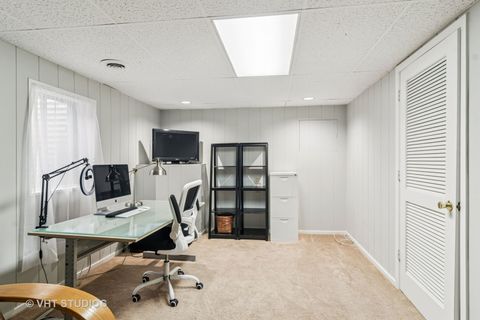 Tiny photo for 4320 Lombardy Lane, Hoffman Estates, IL 60192 (MLS # 12428984)