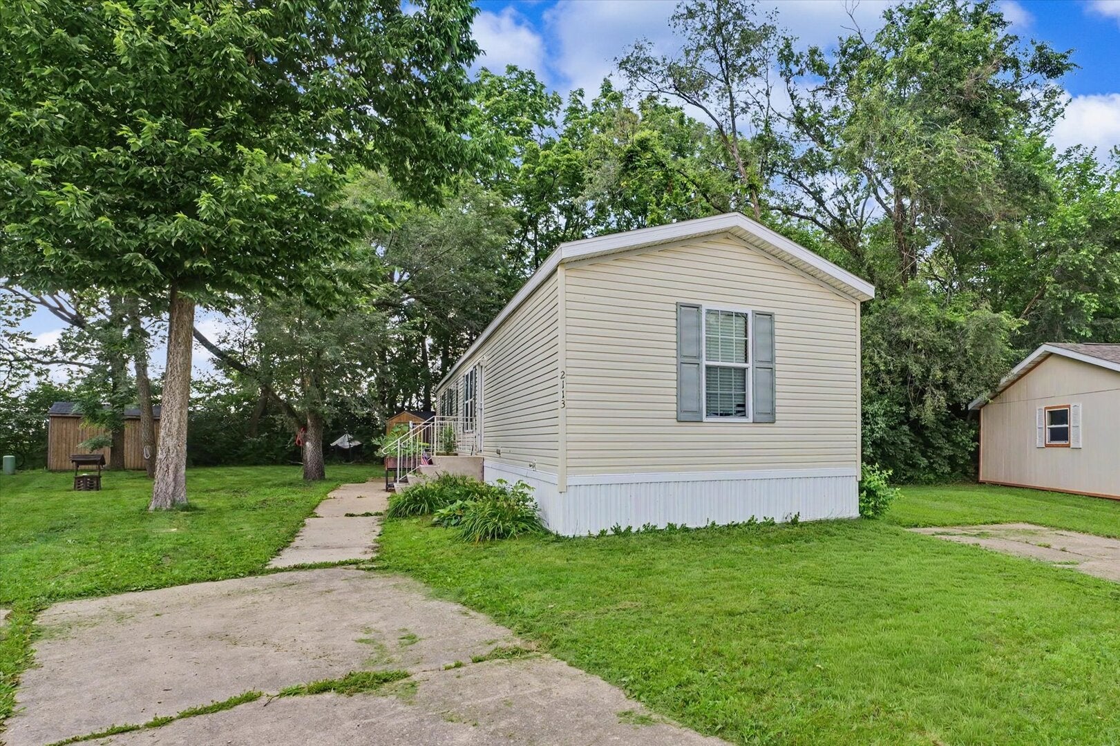 2113 Monroe Drive
