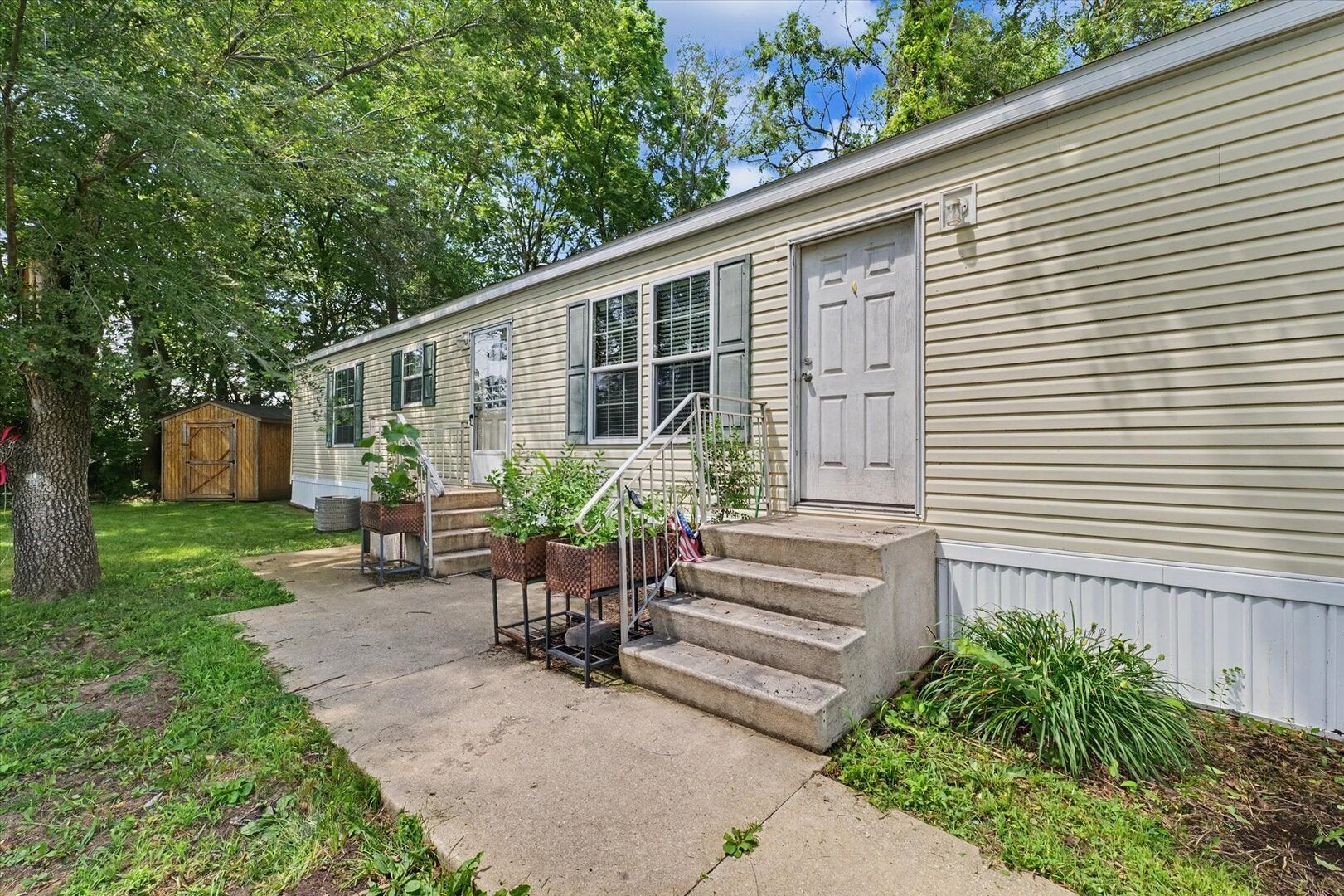 2113 Monroe Drive