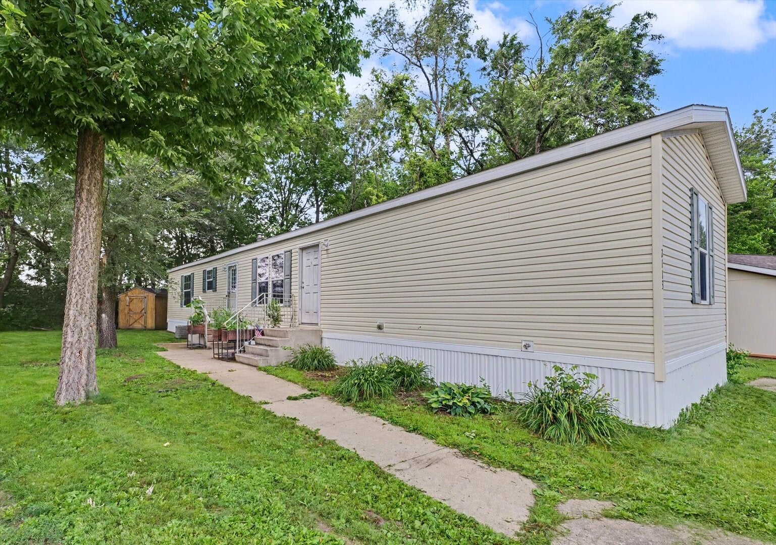 2113 Monroe Drive