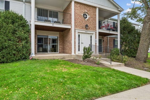 Tiny photo for 959 GOLF COURSE Road #1, Crystal Lake, IL 60014 (MLS # 12766437)