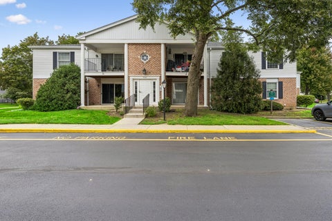Photo of 959 GOLF COURSE Road #1, Crystal Lake, IL 60014 (MLS # 12766437)
