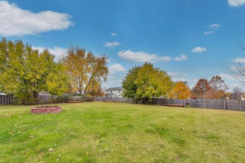 Tiny photo for 697 Providence Lane, Lindenhurst, IL 60046 (MLS # 12435815)