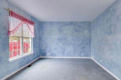 Tiny photo for 697 Providence Lane, Lindenhurst, IL 60046 (MLS # 12435815)