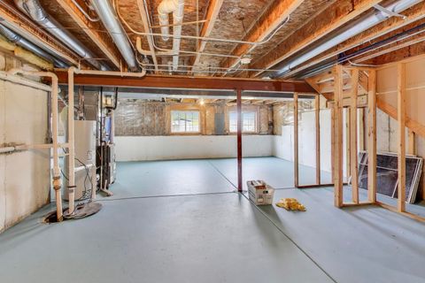 Tiny photo for 697 Providence Lane, Lindenhurst, IL 60046 (MLS # 12435815)