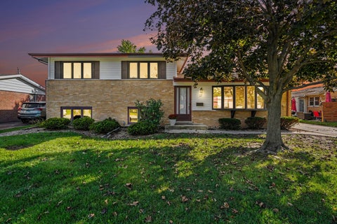 Tiny photo for 117 N Mayfair Place, Chicago Heights, IL 60411 (MLS # 12778921)