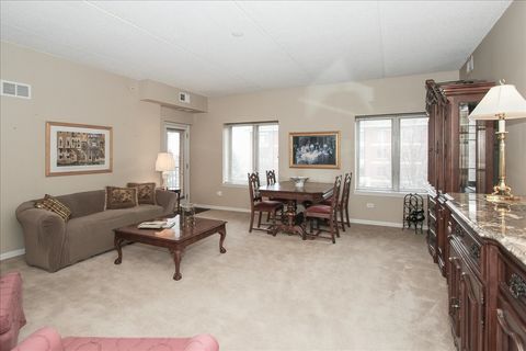 Tiny photo for 855 E 22nd Street #304, Lombard, IL 60148 (MLS # 12570650)