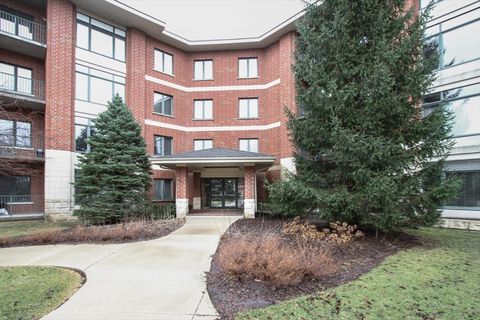 Tiny photo for 855 E 22nd Street #304, Lombard, IL 60148 (MLS # 12570650)