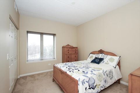Tiny photo for 855 E 22nd Street #304, Lombard, IL 60148 (MLS # 12570650)