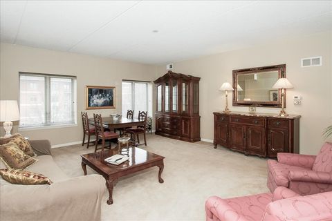 Tiny photo for 855 E 22nd Street #304, Lombard, IL 60148 (MLS # 12570650)