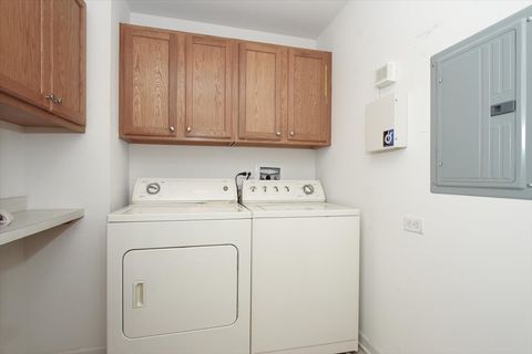 Tiny photo for 855 E 22nd Street #304, Lombard, IL 60148 (MLS # 12570650)