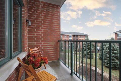 Tiny photo for 855 E 22nd Street #304, Lombard, IL 60148 (MLS # 12570650)