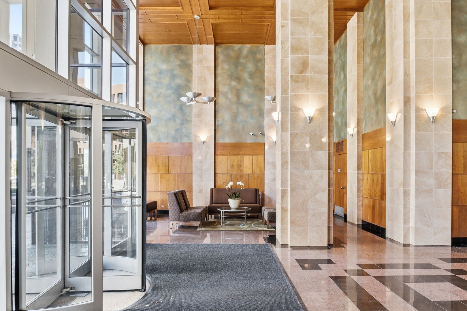 1122 N CLARK Street 3202