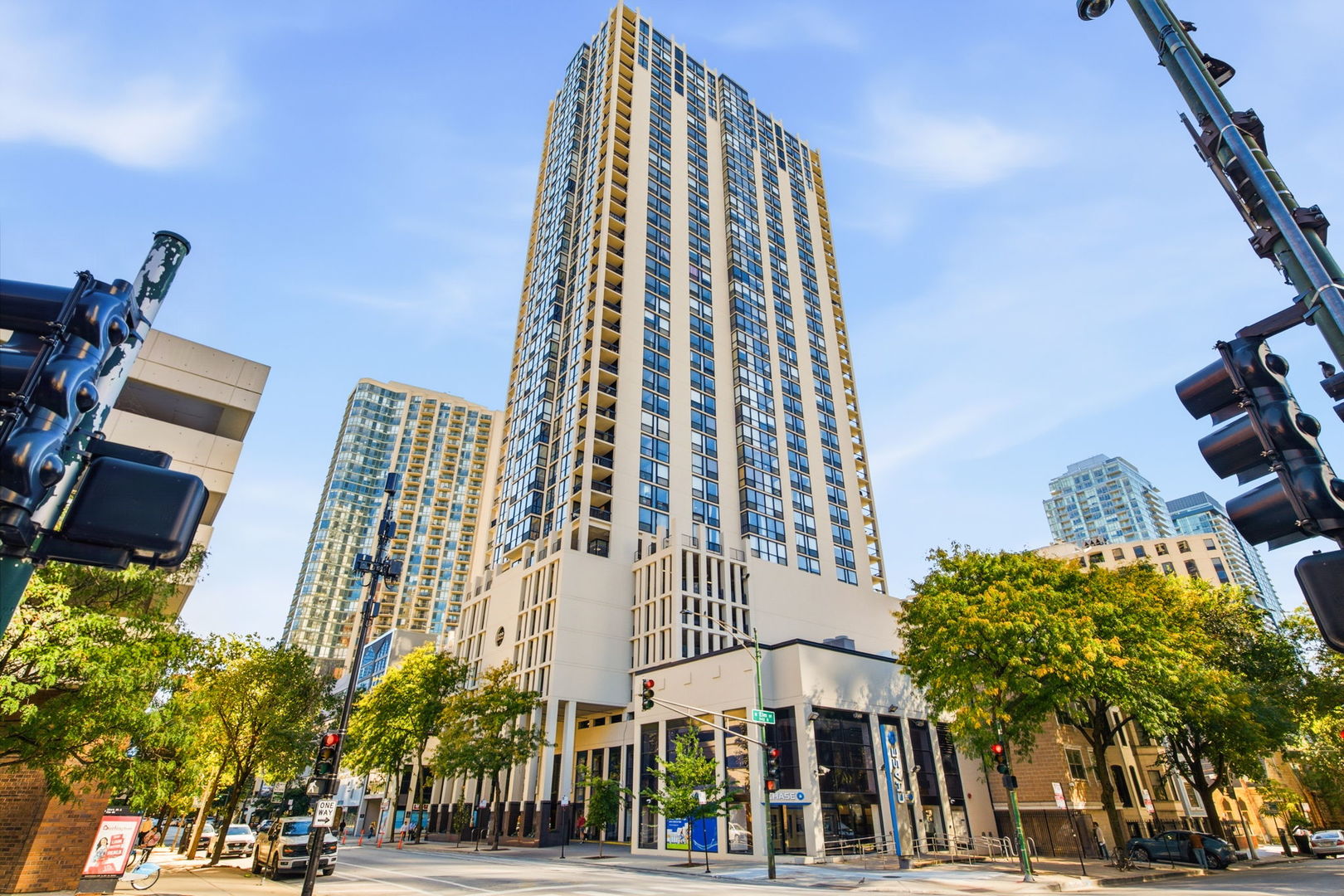 1122 N CLARK Street 3202