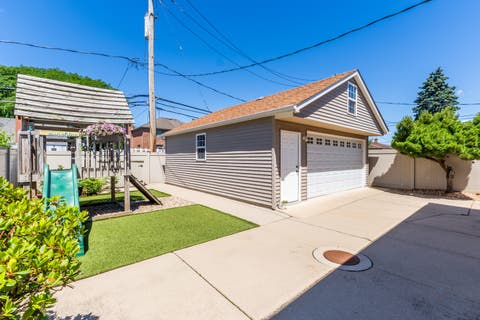 Tiny photo for 10318 S Avers Avenue, Chicago, IL 60655 (MLS # 12682133)