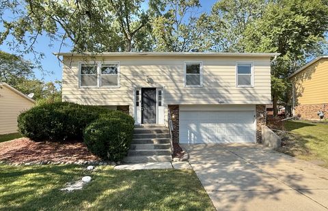 Photo of 4932 Imperial Drive, Richton Park, IL 60471 (MLS # 12473758)