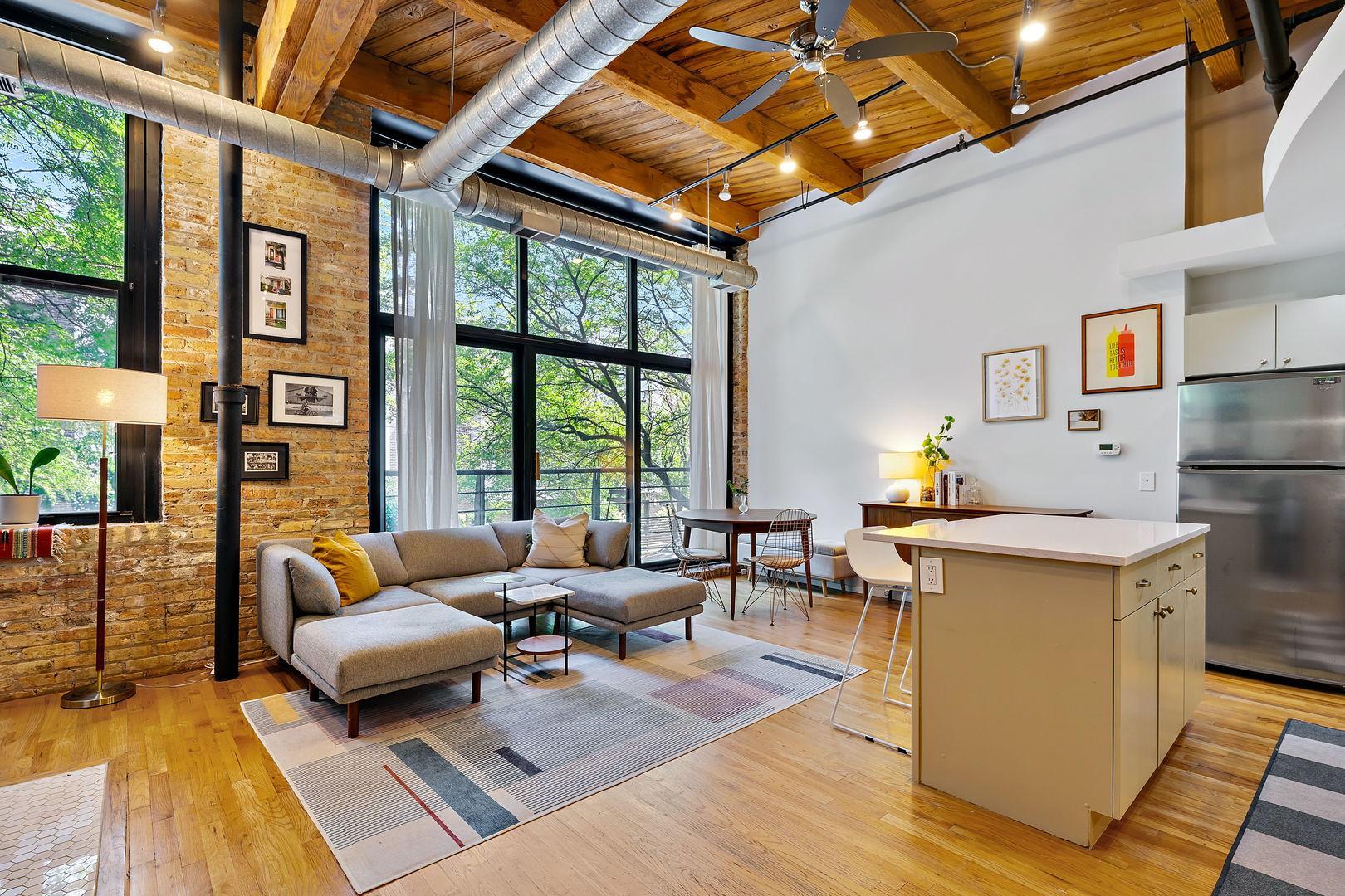 2210 W Wabansia Avenue 202