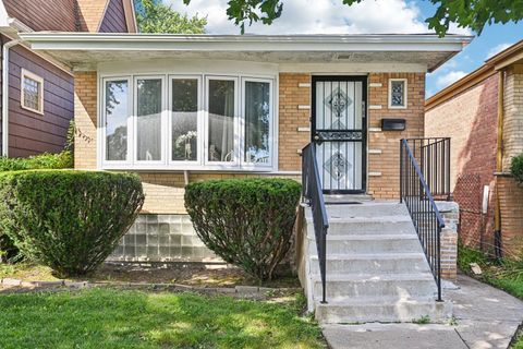 Photo of 10102 S La Salle Street, Chicago, IL 60628 (MLS # 12466839)