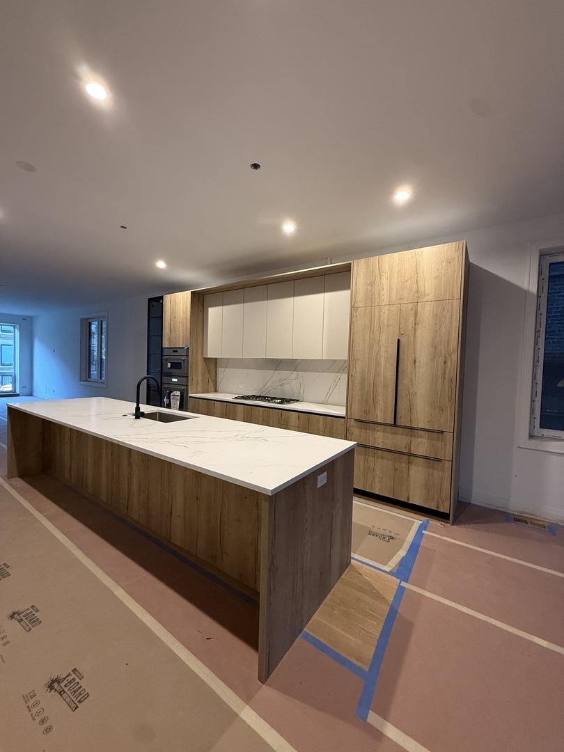 2651 W Augusta Boulevard 1