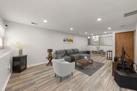 Tiny photo for 322 Hickory Oaks Drive, Bolingbrook, IL 60490 (MLS # 12620161)