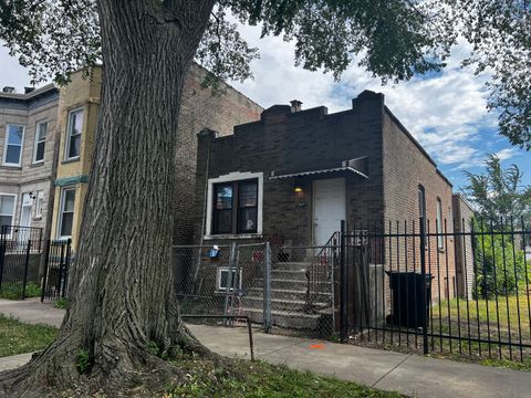 Photo of 3039 W Flournoy Street, Chicago, IL 60612 (MLS # 12459294)
