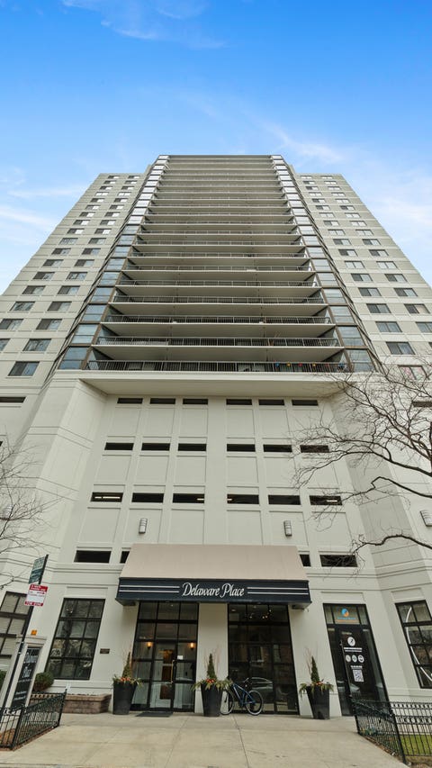 Photo of 33 W Delaware Place #18H, Chicago, IL 60610 (MLS # 12734994)
