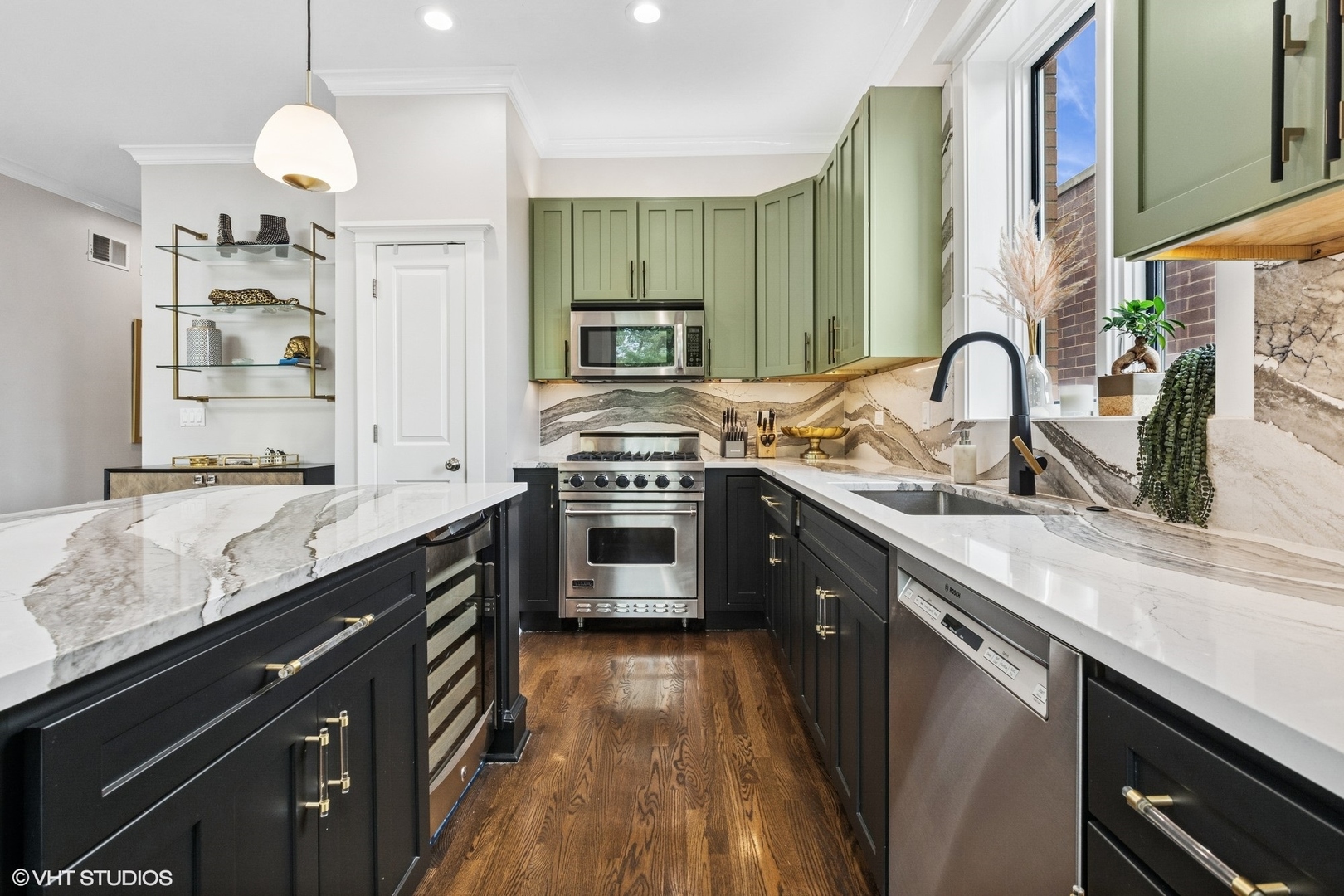 847 W Bradley Place 3F